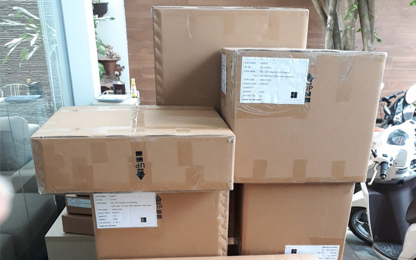 Express delivery service to Australia